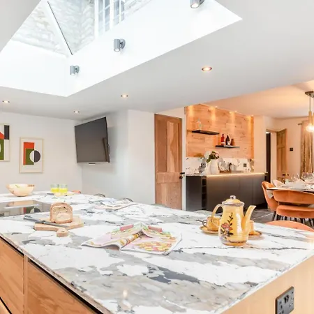 4 Bed In Oc-l29736 *